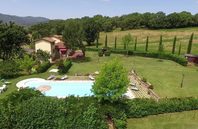 Villa avec piscine, 14 personnes, très spacieuse, WI.FI. Climatisé,