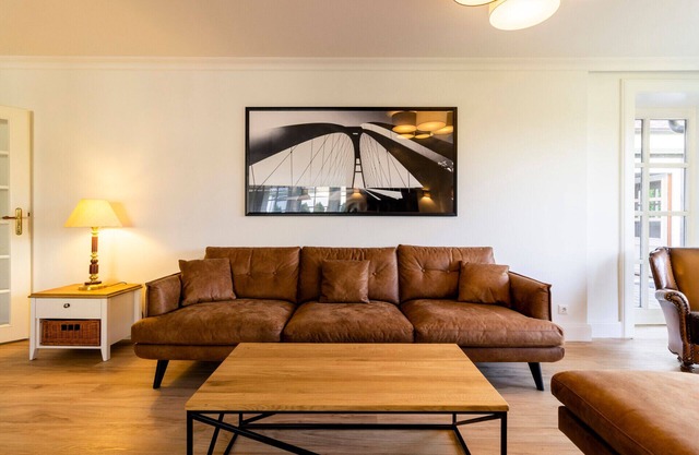 Large vacation home for 14 people