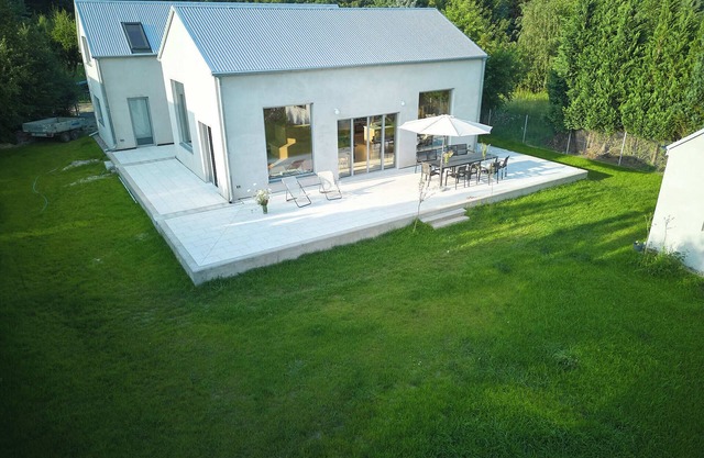 Large vacation home on the Baltic Sea, right next to the nature park - 1.4 km to the beach.