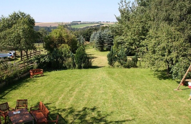 Grande maison de vacances très bien entretenue avec un magnifique jardin, DTV 4 étoiles