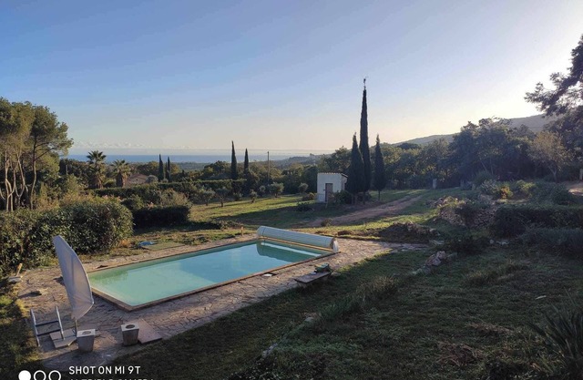 Grande Villa "Sainte Magdeleine " avec piscine et vue sur la mer