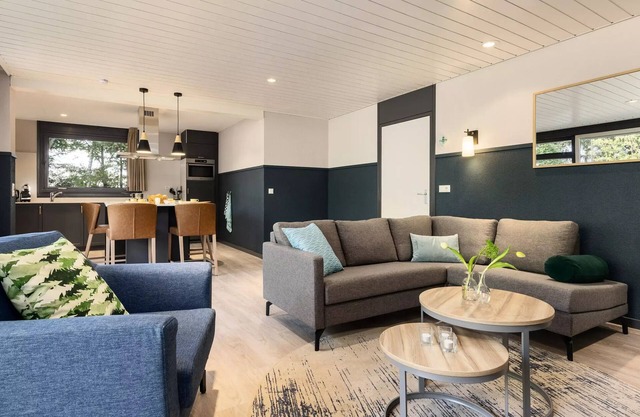 Large VIP Cottage 4 People