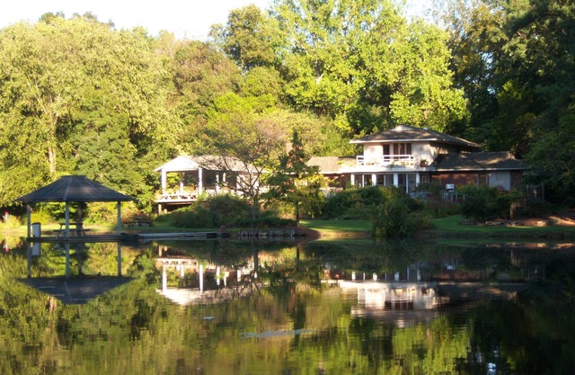 Waterfront Oasis sur 10 acres privées