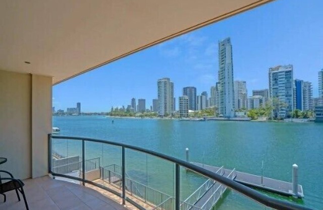 Waterfront Luxury Villa Surfers Paradise