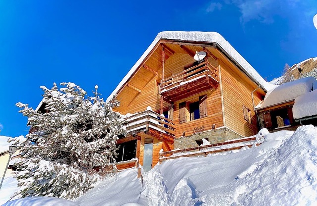 Grand chalet accueillant avec jaccuzzi