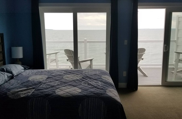 Le plus grand condo en front de mer sur le plafond avec plus de 2000 pieds carrés