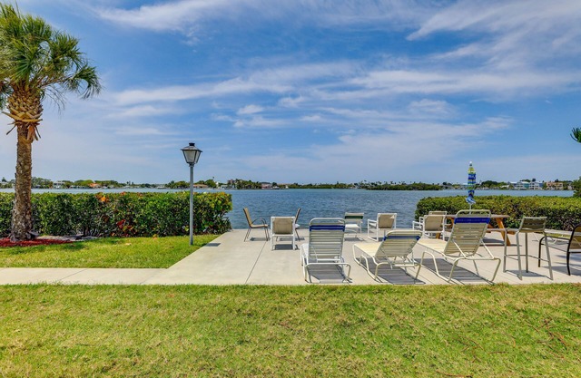 Largo Condo < 3 Mi to Indian Rocks Beach!