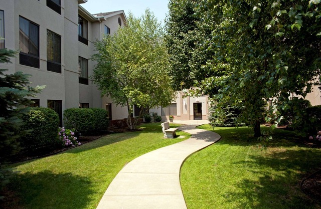Larkspur Landing South Bend