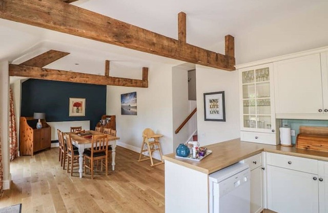 Larkstone Barn - 3 bedroom (sleeps 8)
