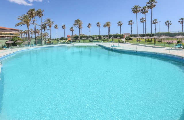 LAS AMERICAS - Wonderful beachfront flat with shared pool and Free WiFi
