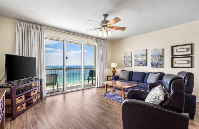 Comfortable and Quiet, West End PCB! May 2 - 9th open!