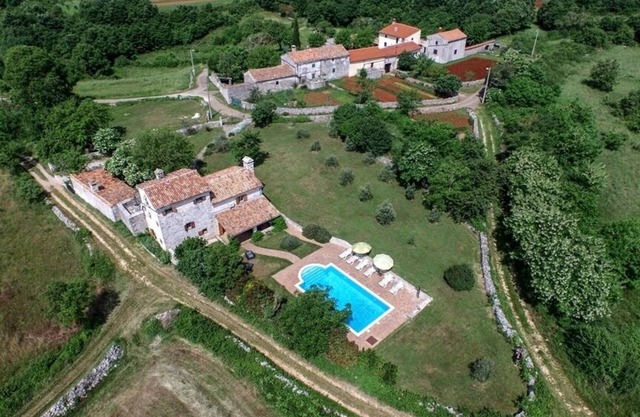 DERNIÈRE MINUTE (25/08 - 09/09) Magnifique villa en pierre d'Istrie avec piscine privée