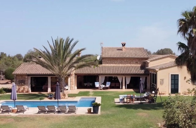 Offre de dernière minute! Derniers endroits dans une villa exclusive avec piscine, barbecue, wifi, A /