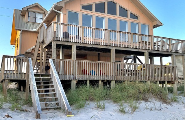 Mise à jour, plan d'étage ouvert 5BR directement sur la plage!