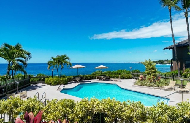 Kona Oceanfront-Gorgeous, Quiet, Sleeps 6