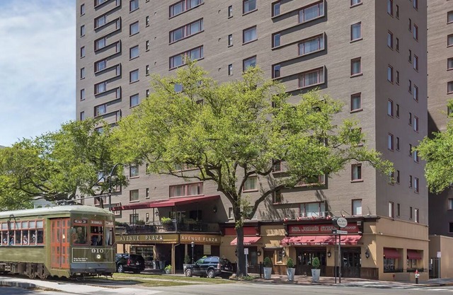 Last Minute Super Bowl in New Orleans! 1BR Suite w/ Kitchen on Trolley Route!