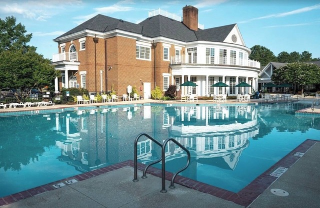 Last minute vacation deal to Williamsburg