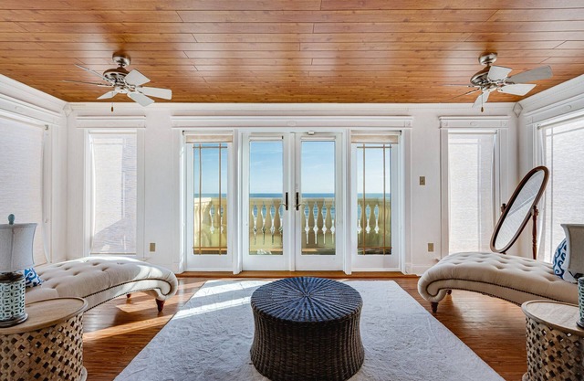 "Latitude Change" - Luxury Oceanfront Home - 4BR/2.5BA