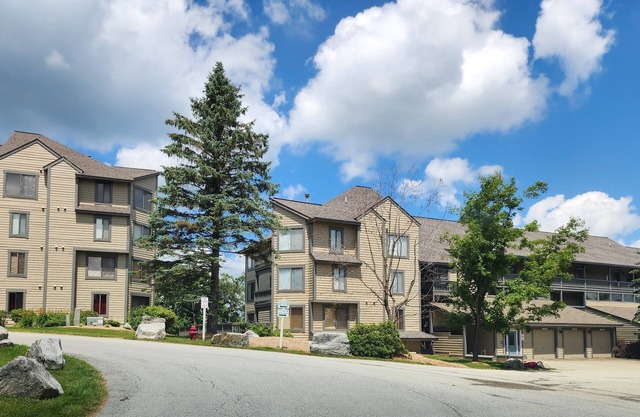 Laurel Highlands: 3Bed/2Bath Condo @ 7 Springs Resort w shuttle & parking