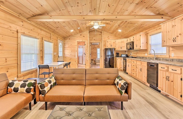 Laurelville Cabin < 11 Mi to Old Man's Cave!