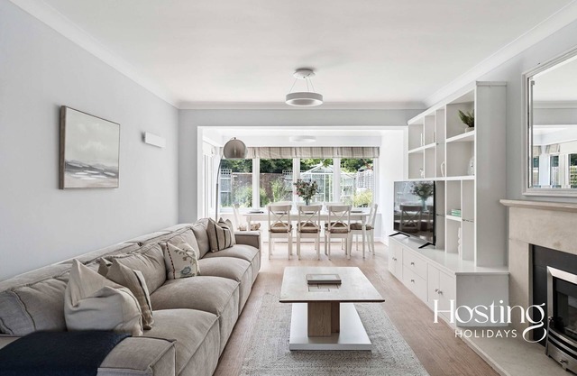 Lavender House - Spacious Henley Home with Parking