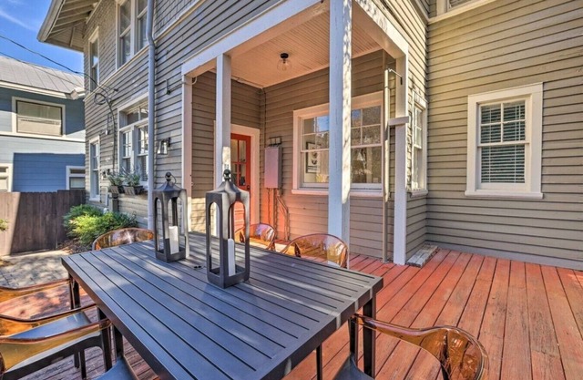 Lavish 4BR Birmingham Home: Patio & Prime Location