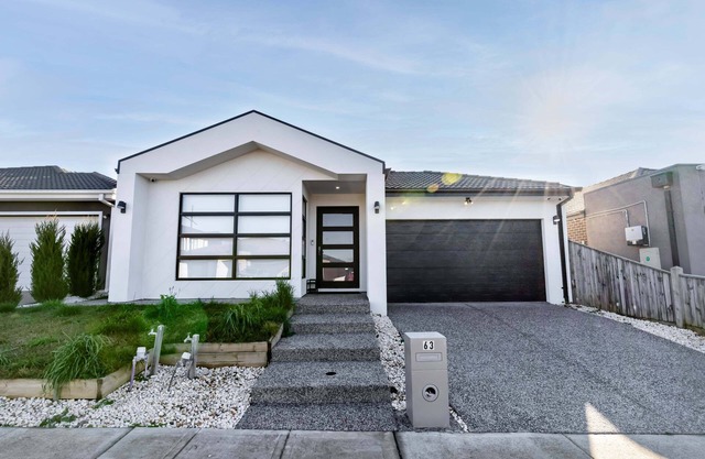 lavish home while away, enjoy new home, airport/city hide out. Not to miss