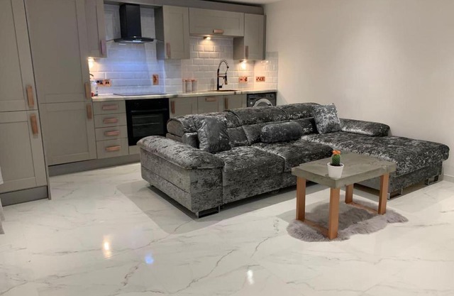 Lavish The Marble Apartment