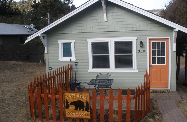 Lazy Bear Cottage - Très proche du centre-ville! Récemment rénové, 1 chambre, 1 salle de bain!