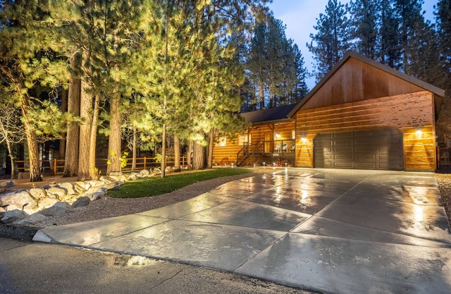 Lazy Bear Lodge by AvantStay | 🌲 Pine Tree Paradise w/ Game Room