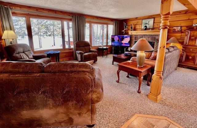 Lazy Day Bay Cottage On Catchacoma Lake