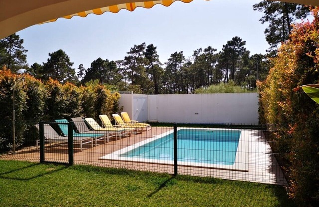 AL 11 368 4 chambres, 3 salles de bains e avec piscine.Plage à 300 m