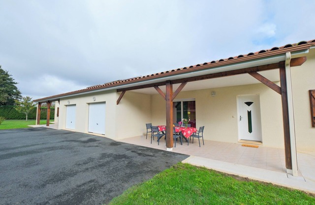Maison de vacances 'La Baradis Avec Piscine Et Clim' avec piscine partagée, Wi-Fi et climatisation
