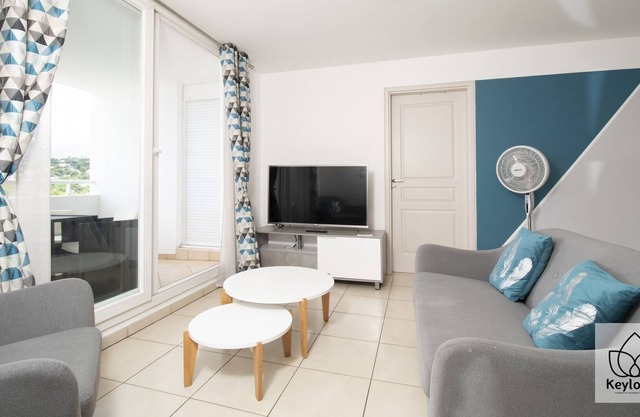 Le Blue, Functional T2 45 m2, Renovated with a view, strategic location