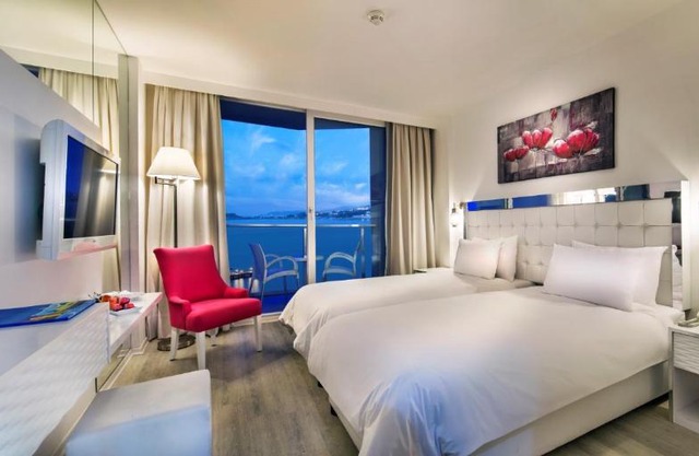 LE BLUE HOTEL