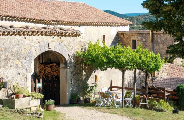 Maison Le Cèdre (RSB100) à Roche St Secret Béconne - 4 personnes, 1 chambres