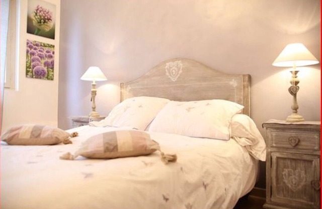 Villa Castel Suite Pavillon avec séjour TV et cuisine