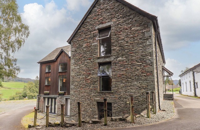 LE CHALET, family friendly, with open fire in Elterwater