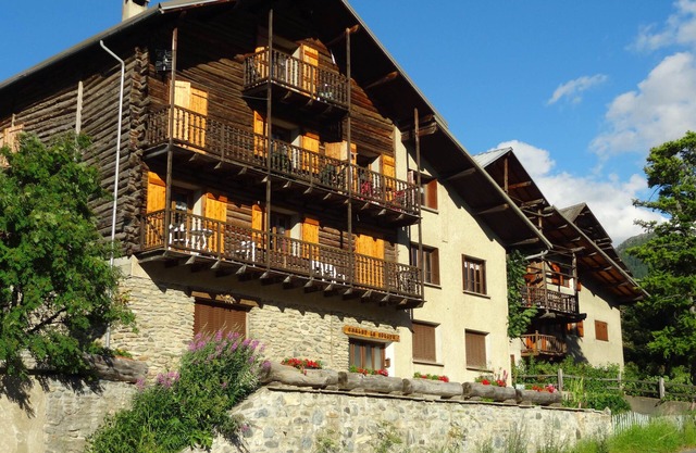 Appartement "le Grenier" dans un ancien chalet queyrassin