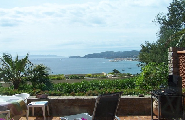 Le Lavandou, Villa 80m2, Plein Sud, Vue Panoramique sur Port et Mer