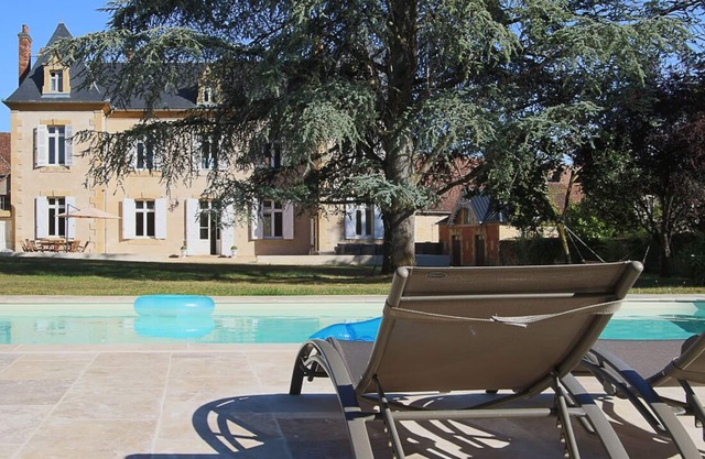 Le Manoir d’Isly 18e siècle - piscine chauffée