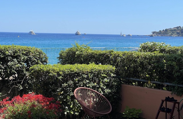LE PAMELA face à la mer, vue exceptionnelle, jardin privé, parking privé