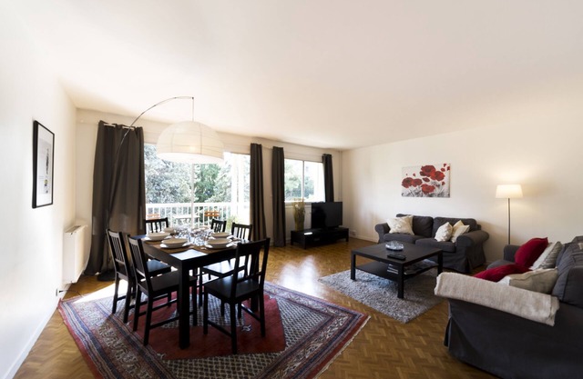 Le Parc des Frères Lumière - 2/6 pers. - 120m2 balcon, calme, parking, métro