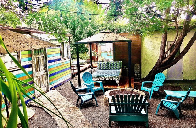 LE PETIT LOFT HOLLYWOOD, EN COMPOSITION GATED, 5 ÉTOILES: EMPLACEMENT, EMPLACEMENT, EMPLACEMENT