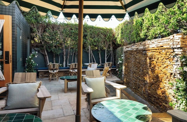 Le Petit Pali Brentwood