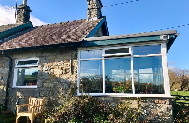 LEAZES COTTAGE, pet friendly, country holiday cottage in Rothbury