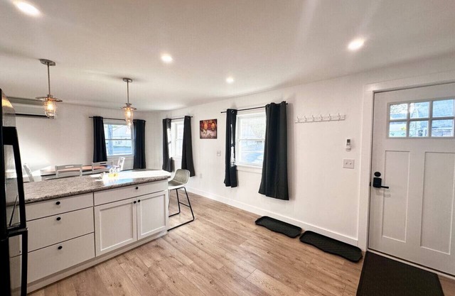 Ledge - Apartment in Downtown