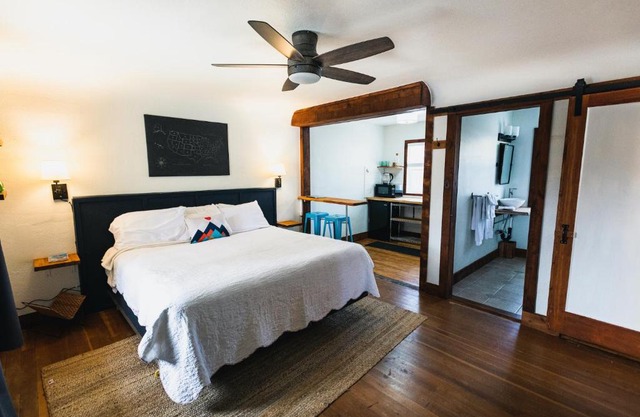 Left Coast Lodge - Pet Friendly