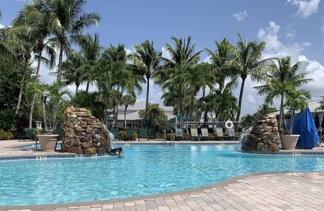 Lely-Best of Beautiful Naples!! Free golf May 15-Oct 15