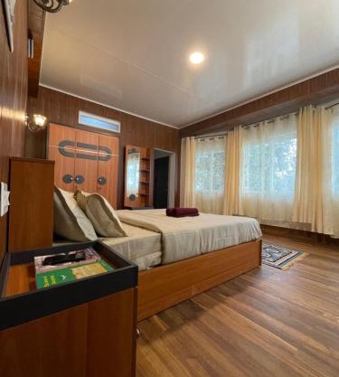 Lemos Cafe and Homestay